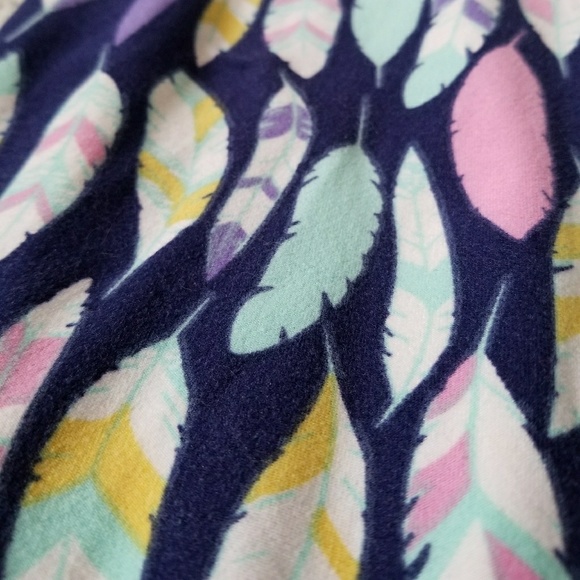 LuLaRoe Pants & Jumpsuits Euc Os Lularoe Pastel Feathers Leggings